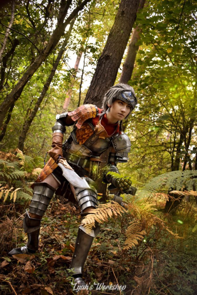 Lyah Cosplay en cosplay de l'armure Héritage de Monster Hunter