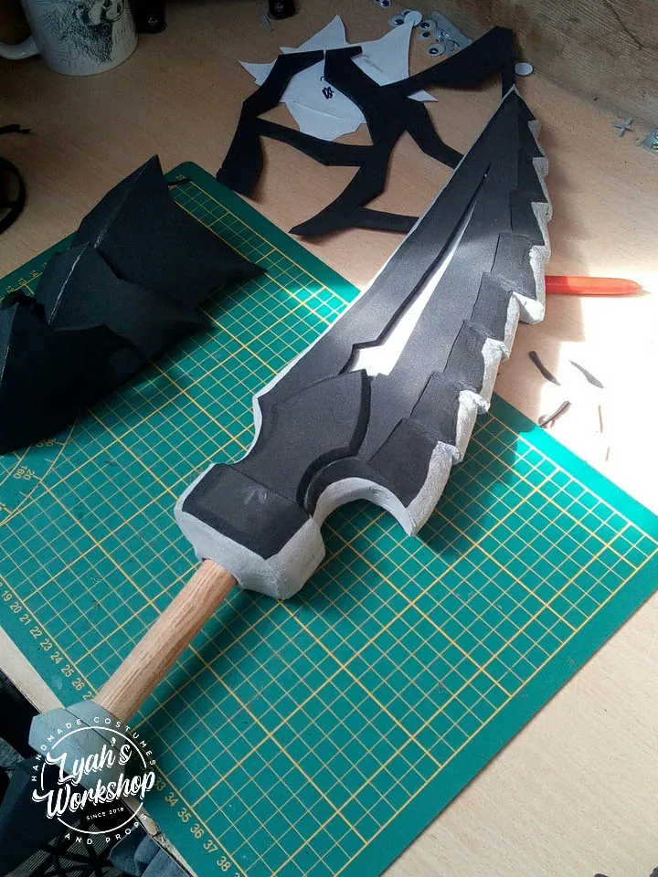 Epée de l'Armure Barioth de Monster Hunter fabriqué par Lyah Cosplay en mousse EVA / EVA foam